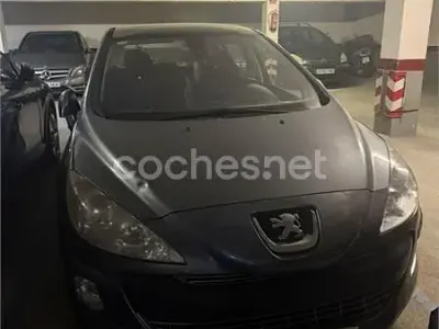 Usado Peugeot 308 110 HP (80 kW) 2008 Preto Sedan