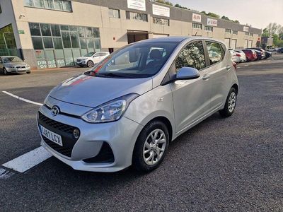 Usado Hyundai i10 66 CV (48 kW) 2019 Gris / plata Utilitario