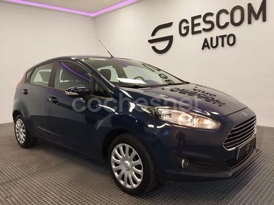 Usado Ford Fiesta Trend 75 CV (55 kW) 2015 Azul Berlina