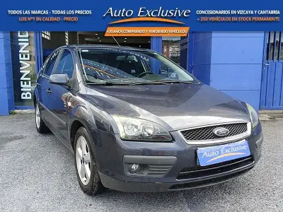 Używany Ford Focus Ghia 145 KM (106 kW) 2006 Szary Sedan/Limuzyna