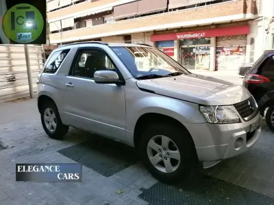 Usado Suzuki Grand Vitara 106 CV (77 kW) 2009 Gris SUV
