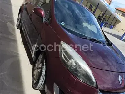 Usado Renault Scenic E-Tech Dynamique 110 CV (80 kW) 2012 Granate Monovolumen