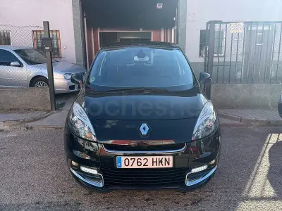 Begagnad Renault Scénic III Dynamique 110 HK (80 kW) 2012 Svart Minibuss