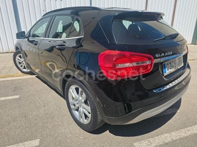 Mercedes GLA220