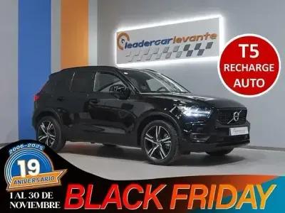 Käytetty Volvo XC40 R-Design 262 HP (192 kW) 2021 Musta Katumaasturi