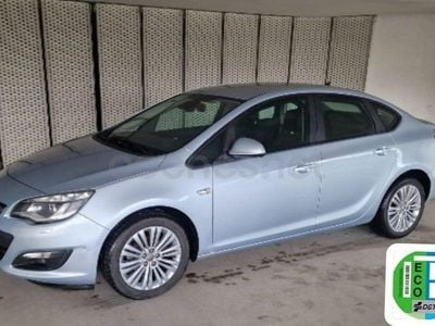 Usado Opel Astra Business 140 CV (102 kW) 2014 Azul Berlina
