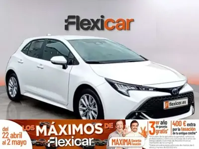 Begagnad Toyota Corolla Active 140 HK (102 kW) 2023 Vit Halvkombi
