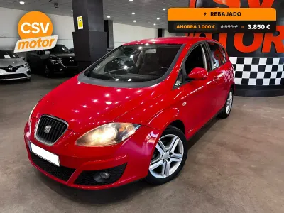 Usado Seat Altea Style 105 CV (77 kW) 2012 Rojo Monovolumen