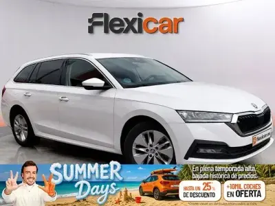 Usado Skoda Octavia Ambition 115 CV (84 kW) 2023 Blanco Familiar