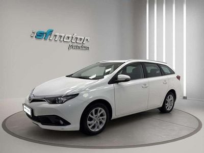 Usado Toyota Auris 131 CV (96 kW) 2019 Blanco Utilitario