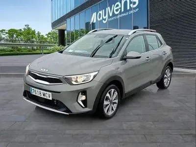 Usado Kia Stonic 120 HP (88 kW) 2022 Verde SUV