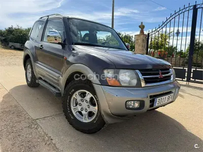 Usado Mitsubishi Montero 165 CV (121 kW) 2001 Violeta / lila SUV