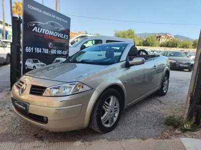 Usado Renault Mégane Cabriolet Dynamique 136 CV (100 kW) 2004 Beige Descapotable