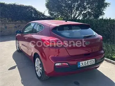 Usado Kia Ceed GT 110 CV (80 kW) 2013 Rojo Berlina