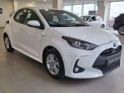 Usado Toyota Yaris Hybrid Business Edition 116 CV (85 kW) 2021 Blanco Berlina