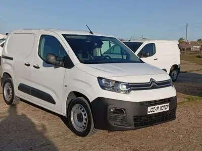 Usado Citroën Berlingo 131 CV (96 kW) 2020 Blanco Monovolumen