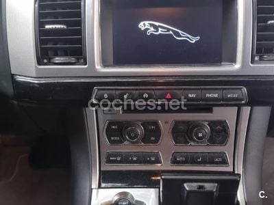 Negro Usado 2013 Jaguar XF Premium Luxury Berlina | 9200 € (Precio justo)