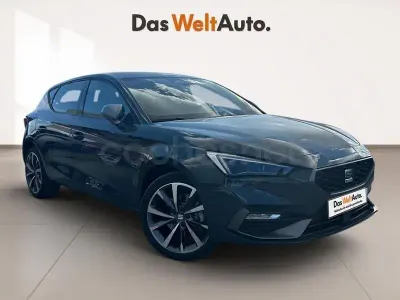 Usado Seat Leon FR 204 CV (150 kW) 2025 Azul Berlina