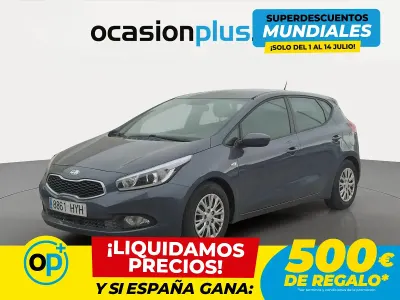 Usado Kia Ceed GT 90 CV (66 kW) 2014 Azul Berlina