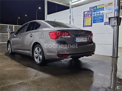 Gris / plata Usado 2014 Toyota Avensis Advance Berlina | 13.000 € (Un poco caro)