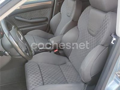 Używany Audi A6 163 KM (119 kW) 2004 Szary Sedan/Limuzyna