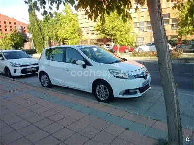Usado Renault Scénic III Expression 110 CV (80 kW) 2013 Blanco Monovolumen