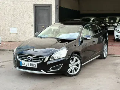 Occasion Volvo S60 Momentum 163 PK (119 kW) 2012 Zwart Sedan