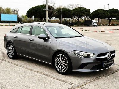 Usado Mercedes CLA200 Shooting Brake 150 CV (110 kW) 2021 Gris / plata Familiar