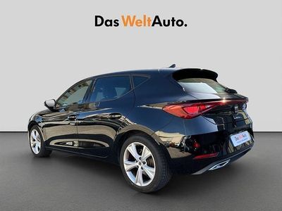 Usado Seat Leon FR 110 CV (80 kW) 2022 Negro