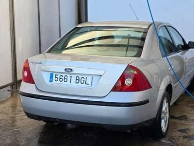 Gris / plata Usado 2001 Ford Mondeo Ghia Berlina | 2999 €