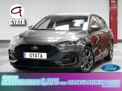 Usado Ford Focus ST-Line 155 CV (114 kW) 2024 Gris Utilitario