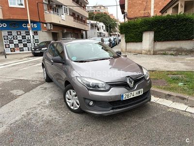 Usado Renault Mégane Dynamique 115 CV (84 kW) 2014 Gris / plata Berlina