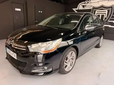 Usado Citroën C4 Seduction 114 CV (83 kW) 2013 Negro Coupe