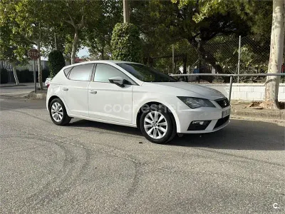 Usado Seat Leon Style 110 CV (80 kW) 2017 Blanco Berlina
