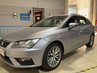 Usado Seat Leon ST Style 116 CV (85 kW) 2018 Plateado Familiar