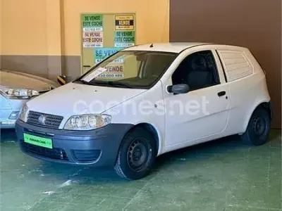 Usado Fiat Punto Classica 70 CV (51 kW) 2007 Blanco Utilitario