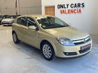 Usado Opel Astra Elegance 125 CV (91 kW) 2005 Amarillo Berlina