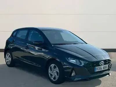 Usado Hyundai i20 100 CV (73 kW) 2022 Gris Utilitario