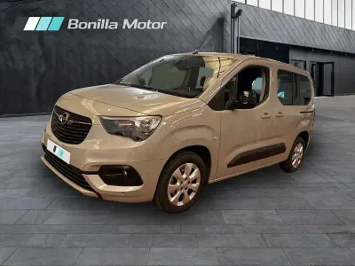 Usado Opel Combo Life Elegance 102 CV (75 kW) 2021 Gris / plata Monovolumen