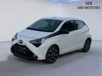 Usado Toyota Aygo X-clusiv 72 CV (52 kW) 2020 Blanco Utilitario