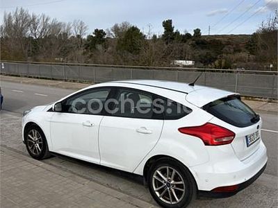 Usado Ford Focus Trend 120 CV (88 kW) 2016 Blanco Berlina