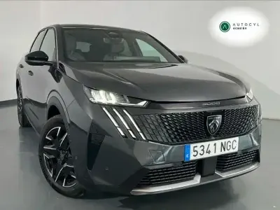 Usado Peugeot 3008 Allure 145 CV (106 kW) 2025 Gris / plata SUV