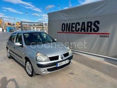 Gris / plata Usado 2005 Renault Clio II Extreme Berlina | 4350 € (Precio justo)
