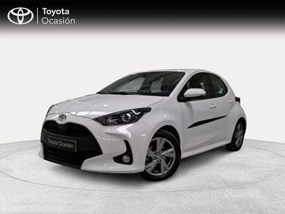 Usado Toyota Yaris Hybrid Active 116 CV (85 kW) 2024 Blanco Berlina