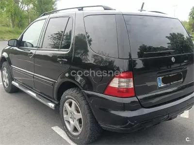Usado Mercedes ML270 163 CV (119 kW) 2003 Negro SUV