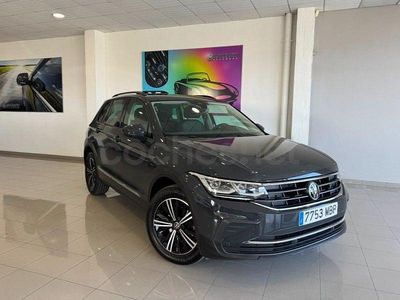 Usado VW Tiguan Life 150 CV (110 kW) 2022 Gris / plata SUV