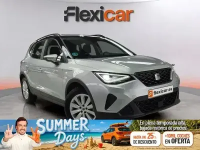 Usado Seat Arona Style 110 CV (80 kW) 2023 Gris SUV