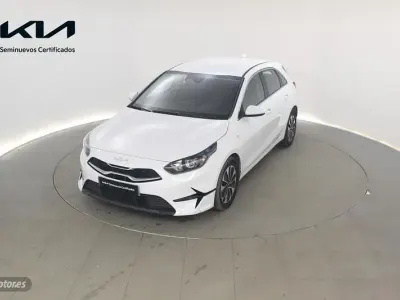 Usado Kia Ceed 100 CV (73 kW) 2025 Blanco Utilitario