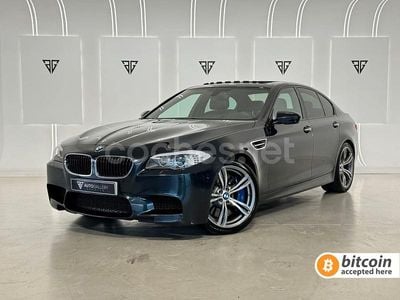 Gris / plata Usado 2013 BMW M5 Comfort Edition Berlina | 41.900 €