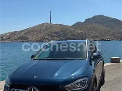 Usado Mercedes GLA200 136 CV (100 kW) 2019 Azul SUV